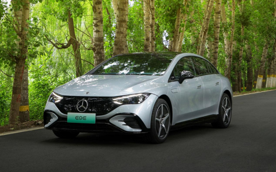 Mercedes-Benz EQE - 467 miles